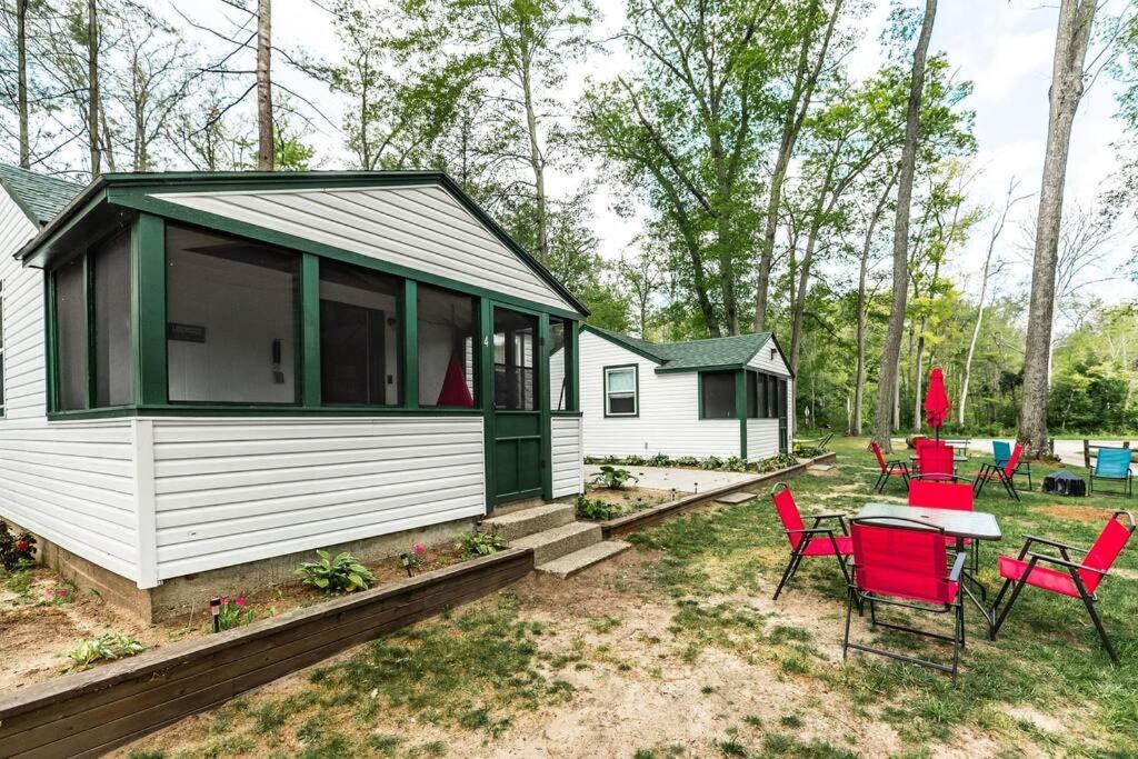 Big Blue Lake Cottages, Llc - Cottage #5 Holton Dış mekan fotoğraf