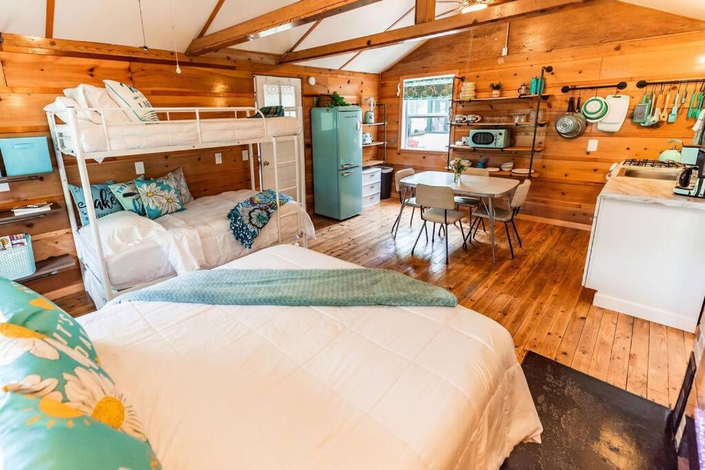Big Blue Lake Cottages, Llc - Cottage #5 Holton Dış mekan fotoğraf