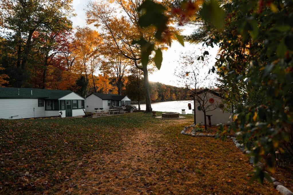 Big Blue Lake Cottages, Llc - Cottage #5 Holton Dış mekan fotoğraf