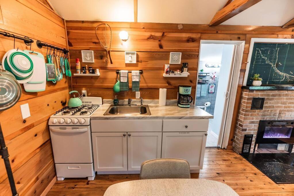 Big Blue Lake Cottages, Llc - Cottage #5 Holton Dış mekan fotoğraf