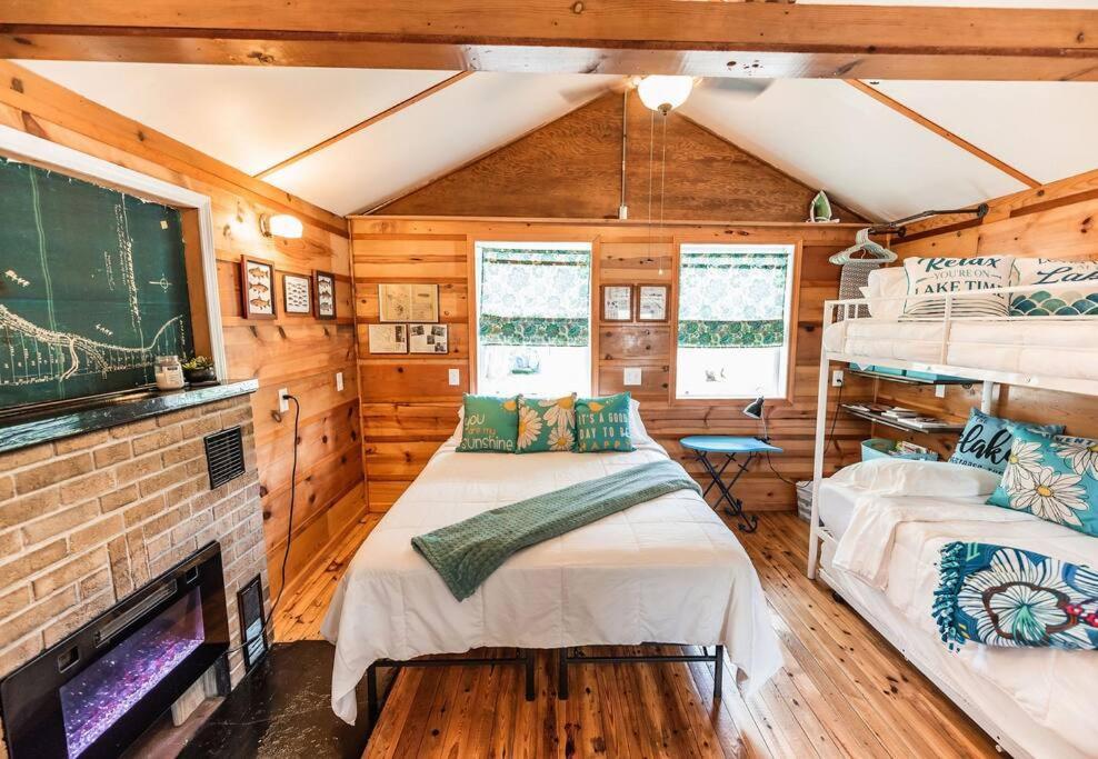 Big Blue Lake Cottages, Llc - Cottage #5 Holton Dış mekan fotoğraf